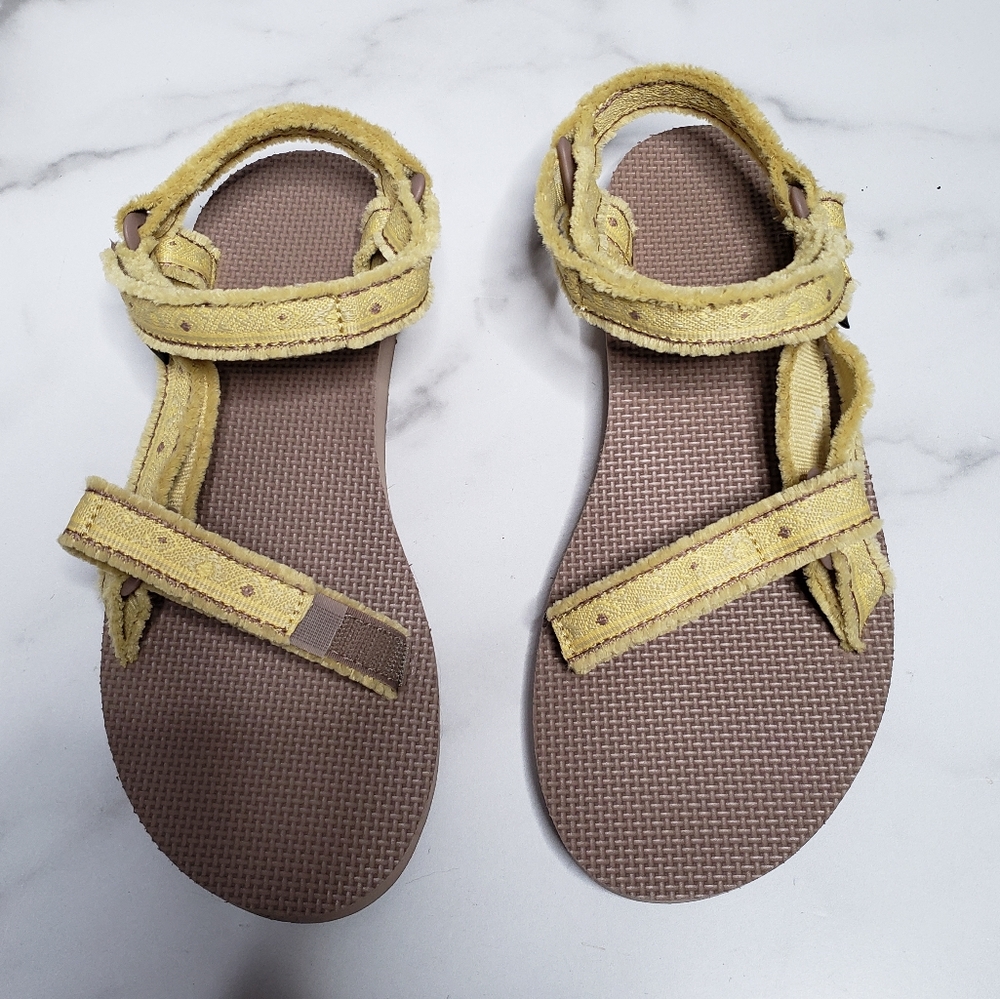 Teva Original Universal Maressa Sandals Size 10  Embroidered Fringe Boho - Picture 3 of 6